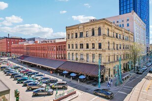 Ward House in Milwaukee, WI - Building Photo