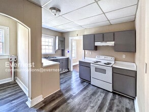 1828 St Charles Ct SW in Birmingham, AL - Foto de edificio - Building Photo