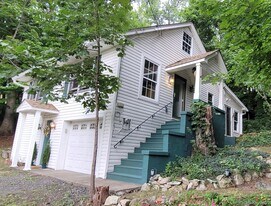 32 Cherry St in Fort Montgomery, NY - Building Photo