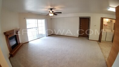 6430 Creekside Dr NE in Cedar Rapids, IA - Building Photo - Building Photo