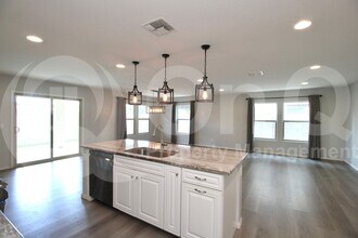 16401 W Latham St in Goodyear, AZ - Building Photo - Building Photo