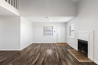 Ozmun Apartments in Lawton, OK - Building Photo - Building Photo