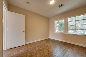 914 S 4th St in Las Vegas, NV - Building Photo - Building Photo