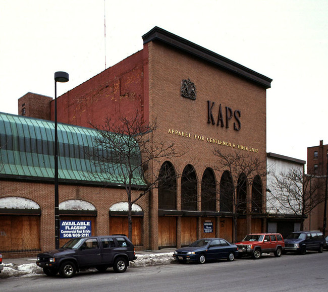 381-391 Essex St in Lawrence, MA - Building Photo - Building Photo