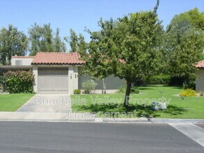 1800 Pso Raqueta in Palm Springs, CA - Building Photo - Building Photo