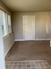 100 NW 3rd Pl in Renton, WA - Building Photo - Building Photo