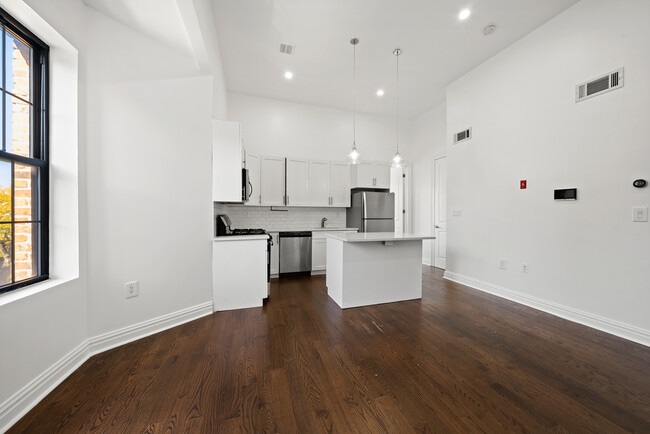 1340 Bushwick Ave, Unit 3 in Brooklyn, NY - Foto de edificio - Building Photo