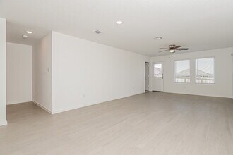 518 Chevre Rd in New Braunfels, TX - Building Photo - Building Photo