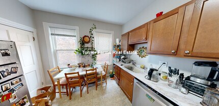 13 Pleasant St, Unit 10-2 in Cambridge, MA - Building Photo - Building Photo