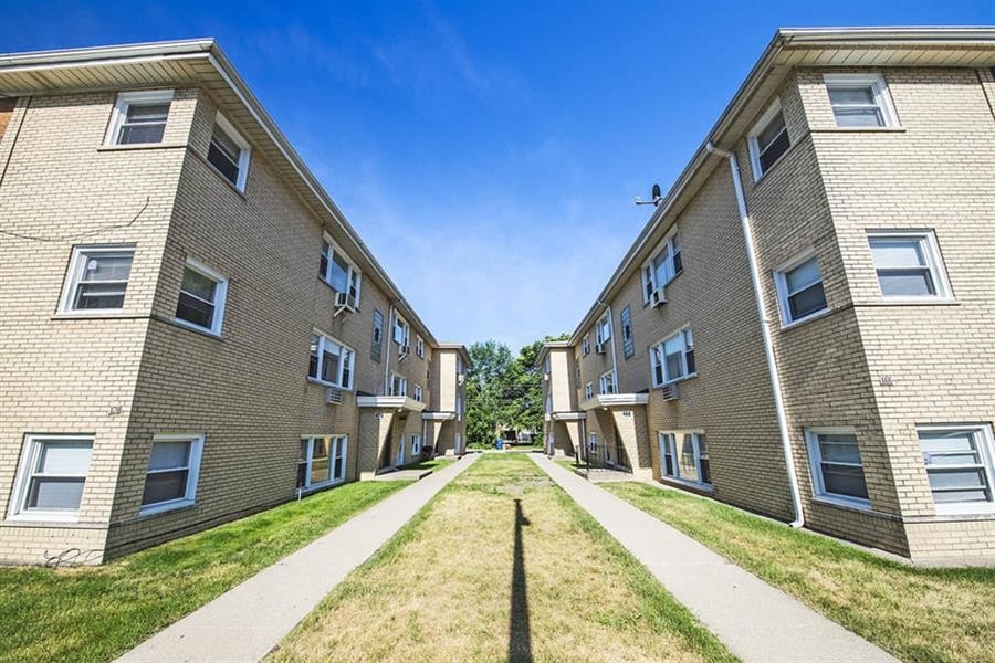 470 Gordon Ave in Calumet City, IL - Foto de edificio