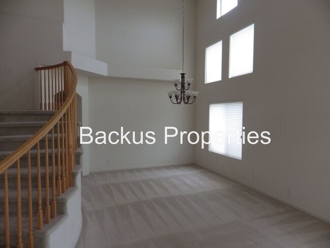 1070 Faulkner St in Salinas, CA - Building Photo - Building Photo