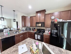 606 Muddy Creek Rd in Chesapeake, VA - Building Photo - Building Photo