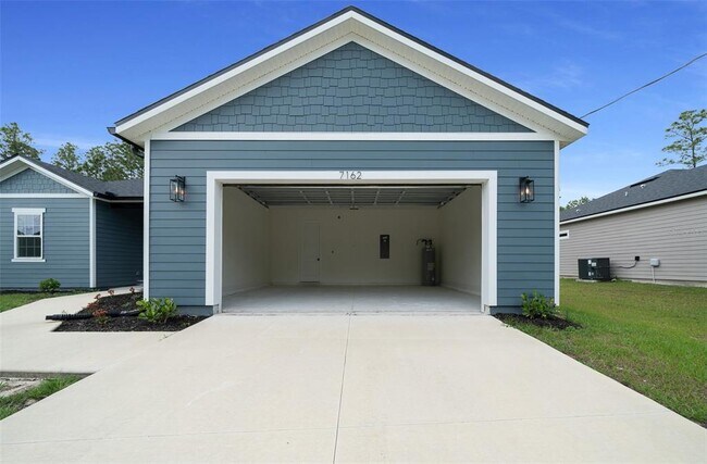 7162 N Cricket Dr in Citrus Springs, FL - Building Photo - Building Photo