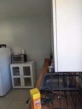 808 NE 8th St in Hallandale Beach, FL - Building Photo - Building Photo
