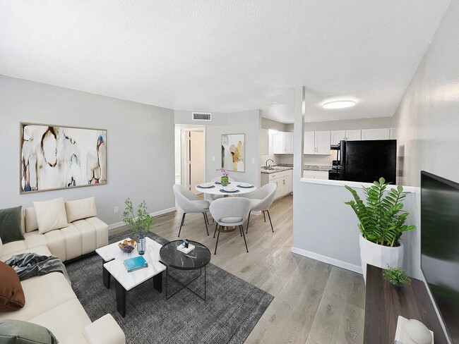 3044 E Fillmore St, Unit 105