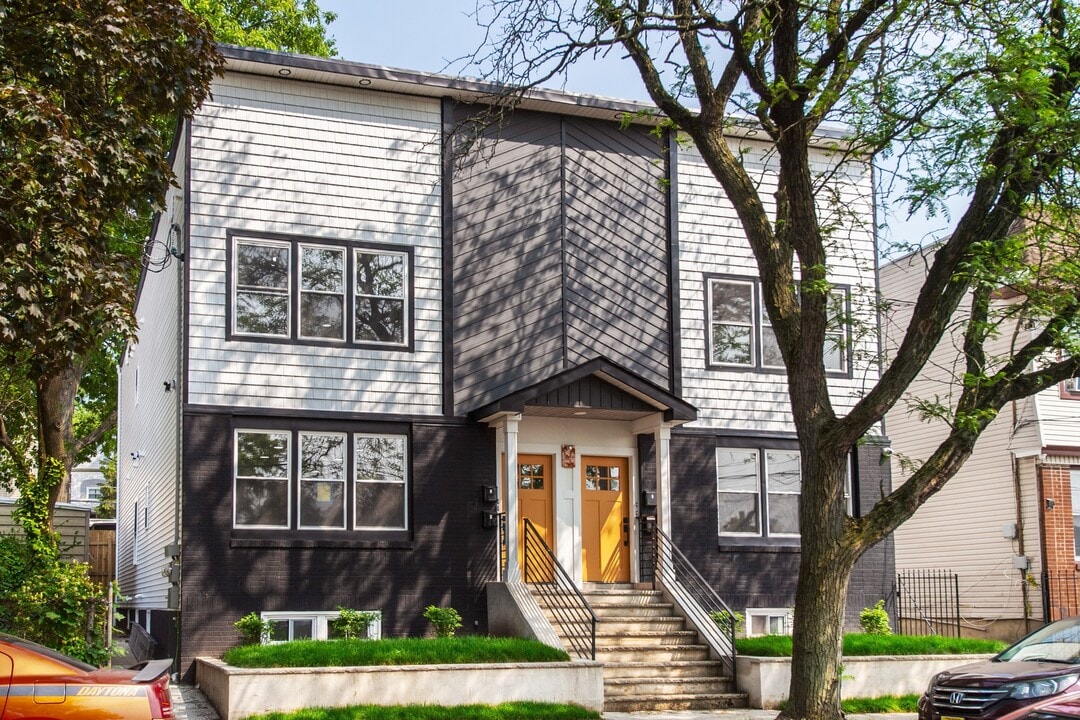 64 Grace St, Unit L1 in Irvington, NJ - Building Photo