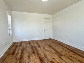696-698 W 14th St in Los Angeles, CA - Building Photo - Building Photo