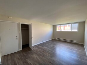 21 Verdun St in Moncton, NB - Building Photo - Building Photo