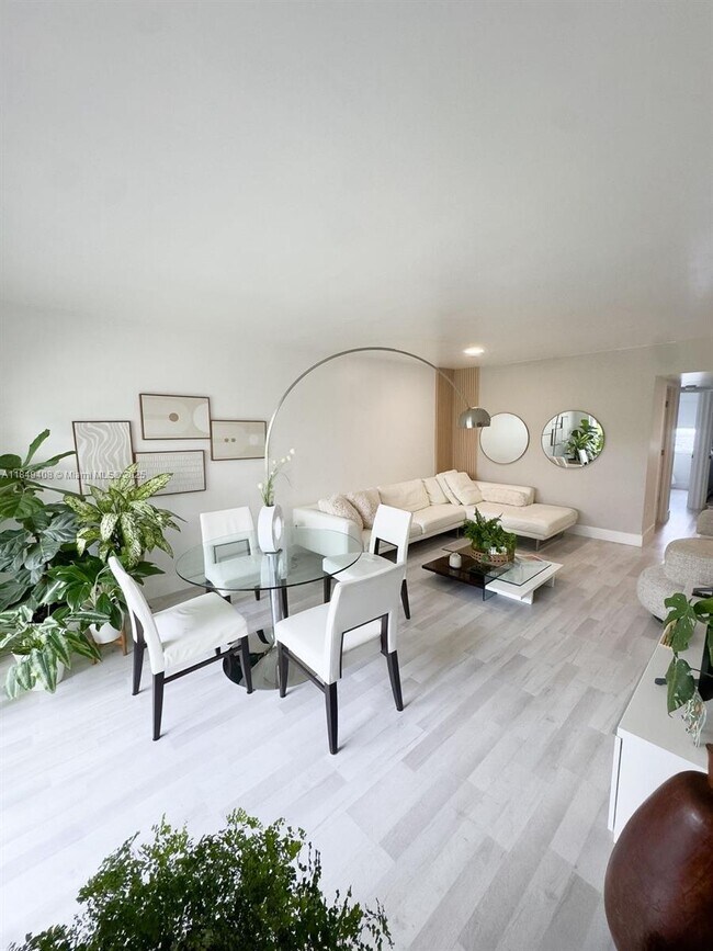 1112 NW 125th Pl in Miami, FL - Building Photo - Building Photo