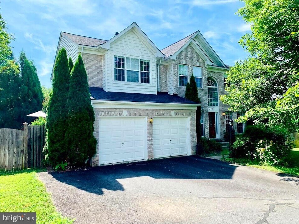 3721 Katie Pl in Triangle, VA - Building Photo