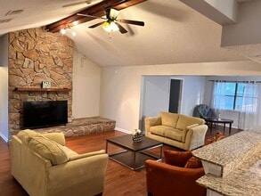 4294 Tanglewilde Dr S in Jacksonville, FL - Foto de edificio - Building Photo