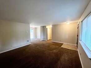 26826 Weaver Ave NW in Poulsbo, WA - Building Photo - Building Photo