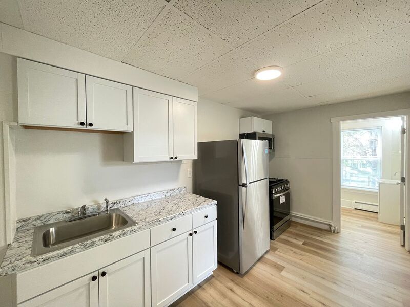 53 Pennacook St in Manchester, NH - Building Photo