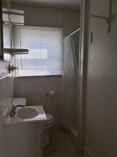 420 Waco Ave in League City, TX - Building Photo - Building Photo