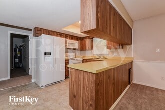 833 Pine Forest Trail W in Port Orange, FL - Foto de edificio - Building Photo