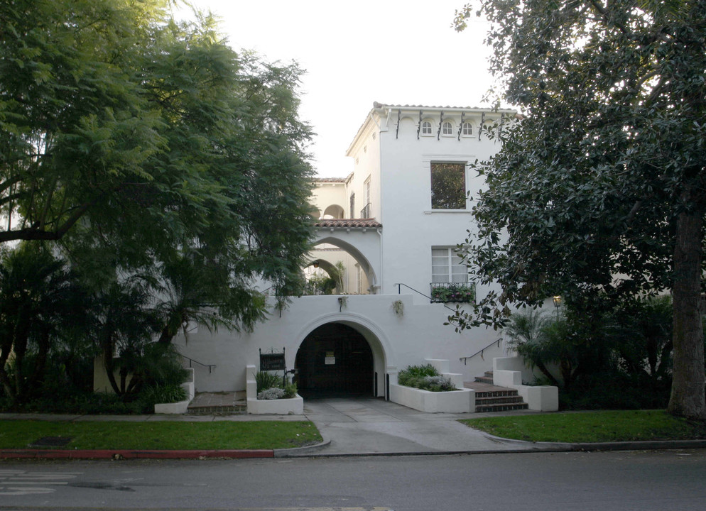 El Pasadero in West Hollywood, CA - Foto de edificio