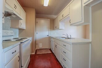 4644 Fordham St in Lubbock, TX - Building Photo - Building Photo