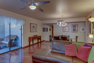 5110 N 31st Way-Unit -325 in Phoenix, AZ - Building Photo - Building Photo