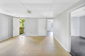 67 Burton St in Waterbury, CT - Building Photo - Building Photo