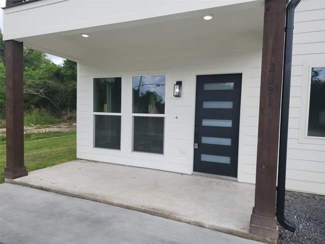 property at 2651 Beaumont Ave