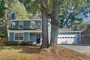 11195 Crowthore Ct in Alpharetta, GA - Building Photo