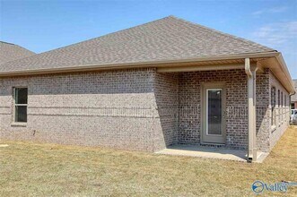 15626 Ironcrest Drive NW in Harvest, AL - Foto de edificio - Building Photo