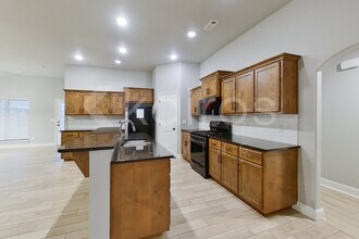 6010 NW Meade St in Bentonville, AR - Building Photo - Building Photo