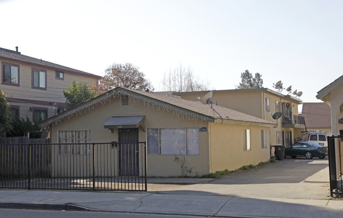 29393-29401 Dixon St in Hayward, CA - Foto de edificio