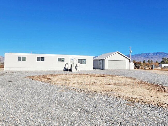 1260 Shady Ln in Pahrump, NV - Building Photo - Building Photo