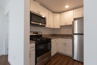 5421 S Gramercy Pl in Los Angeles, CA - Building Photo - Building Photo