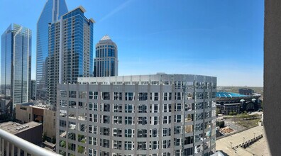 300 S Church St in Charlotte, NC - Building Photo - Building Photo