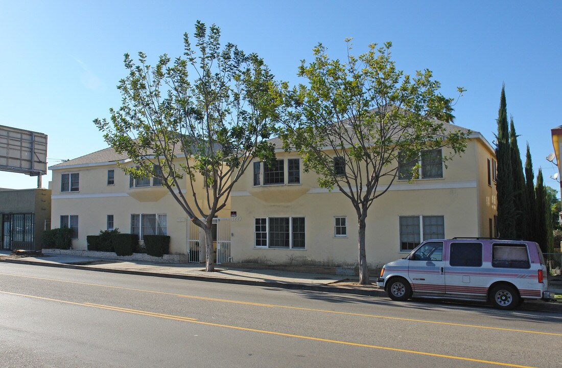 1229 S Fairfax Ave in Los Angeles, CA - Building Photo