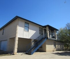 1420 Juarez Ave in Laredo, TX - Building Photo