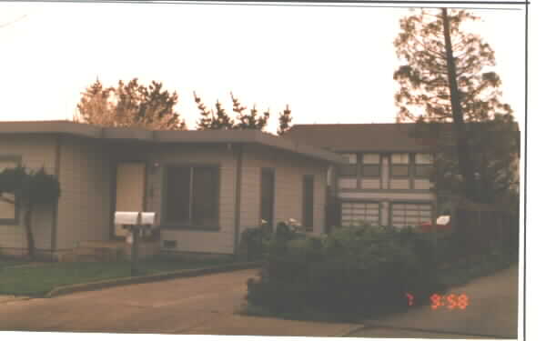 226 226A, 226B Edith St in Petaluma, CA - Foto de edificio