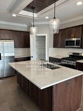 6760 Prairie Ln in Parkville, MO - Building Photo - Building Photo