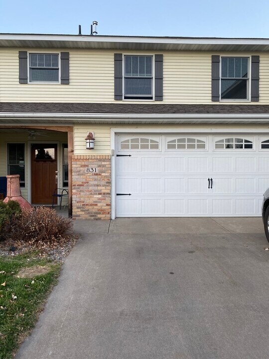 841 1st St NE in Little Falls, MN - Building Photo