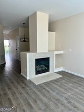 6625 Splashwater Dr in Flowery Branch, GA - Building Photo - Building Photo