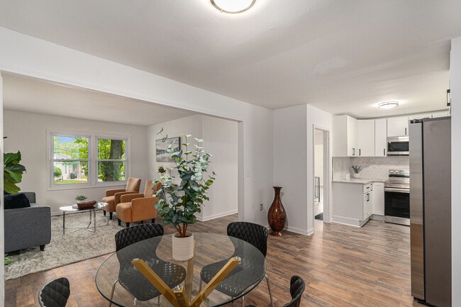 3181 Pennington Cir SW in Atlanta, GA - Foto de edificio - Building Photo