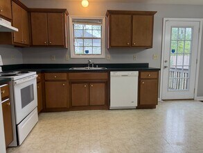 247 E Green St in Versailles, KY - Building Photo - Building Photo