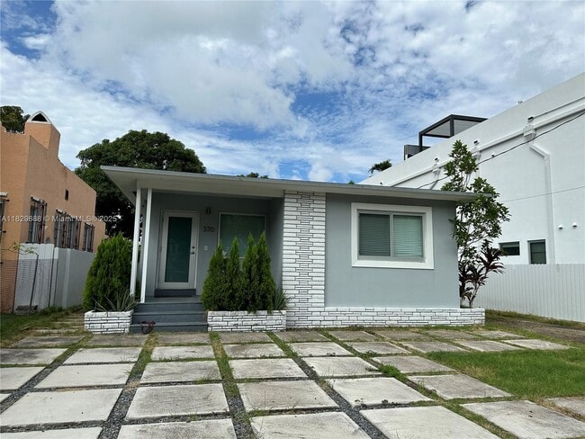 property at 370 SW 17th Rd